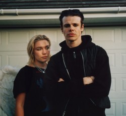 Η Florence Pugh πρωταγωνιστεί στο νέο video clip του Yungblud