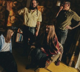 Οι Dry Cleaning κυκλοφόρησαν το "Cruise Ship Designer"