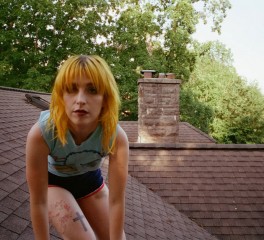 H Hayley Williams κυκλοφόρησε και επίσημα το νέο της δίσκο