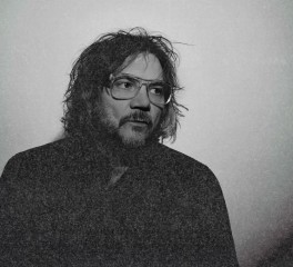 Τριπλό άλμπουμ ανακοίνωσε ο Jeff Tweedy των Wilco