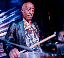 Αντίστροφή μέτρηση για την αποχαιρετιστήρια συναυλία του θρύλου Mulatu Astatke στην Αθήνα