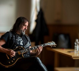 Ο Σάκης Τόλης αποκάλυψε το "Hail Thy Mighty Rock N' Roll"