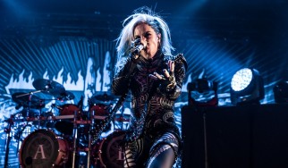 Παρελθόν από τους Arch Enemy η Alissa White-Gluz