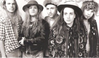 Το EP και το άλμπουμ των Mother Love Bone επανακυκλοφορούν για πρώτη φορά σε βινύλιο