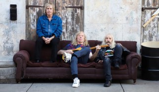 Spinal Tap και Elton John συμπράττουν στο "Stonehedge"