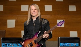 Αιχμές για την αποχώρησή του από τους Deep Purple αφήνει ο Steve Morse