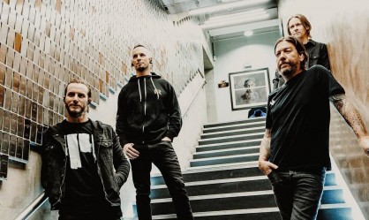 Οι Alter Bridge κυκλοφορούν το "Playing Aces"