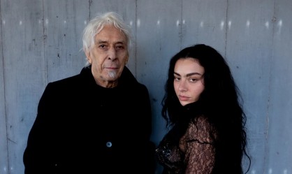 Charli xcx και John Cale συμπράττουν σε νέο single