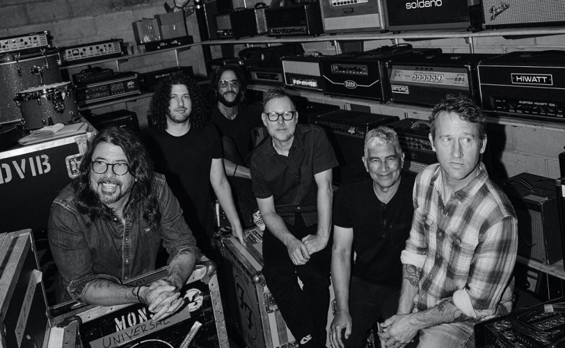 Οι Foo Fighters επιστρέφουν με το "Asking For A Friend"