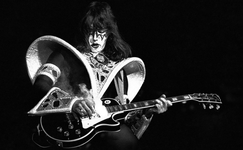 H rock κοινότητα τιμά τον Ace Frehley