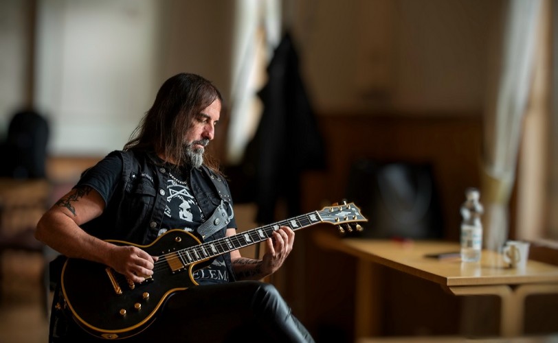 Ο Σάκης Τόλης αποκάλυψε το "Hail Thy Mighty Rock N' Roll"