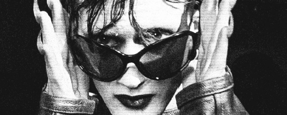 O Eddie Dark ανεβαίνει στη σκηνή του Floyd