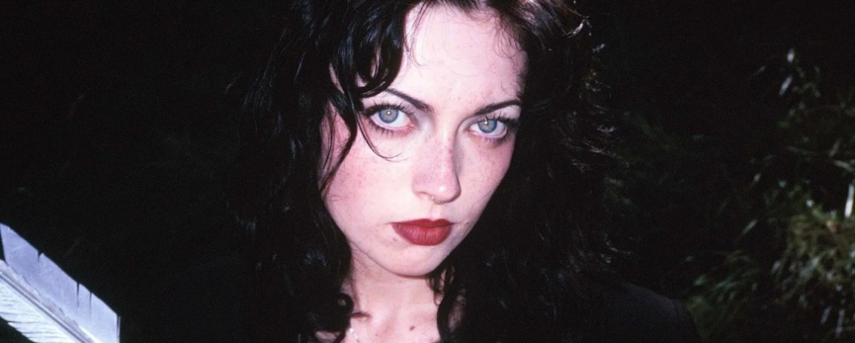 Η Violet Grohl ανακοίνωσε το ντεμπούτο της