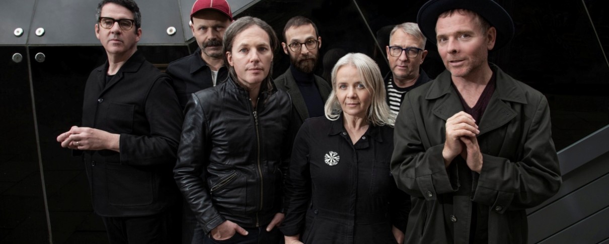 Οι Belle & Sebastian παρουσιάζουν ζωντανά το εμβληματικό "If You're Feeling Sinister"