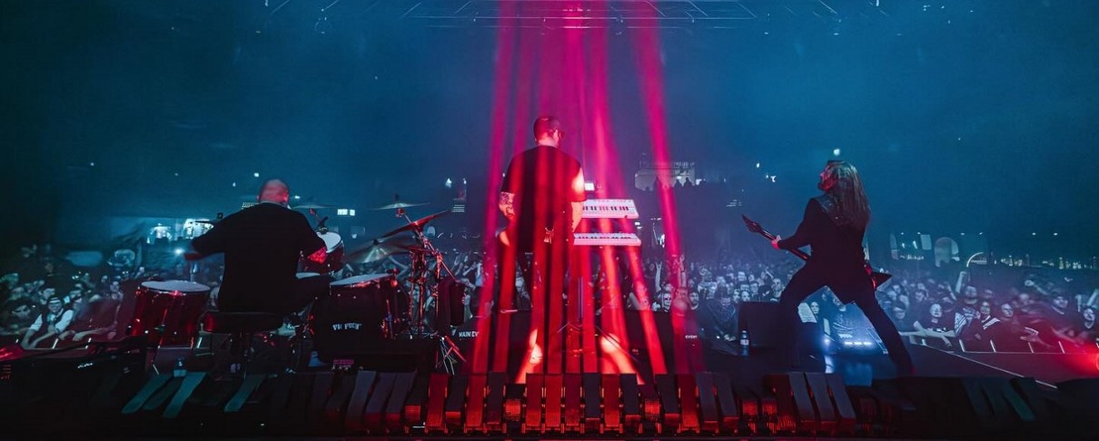 O Carpenter Brut έρχεται στην Αθήνα για μία εμφάνιση