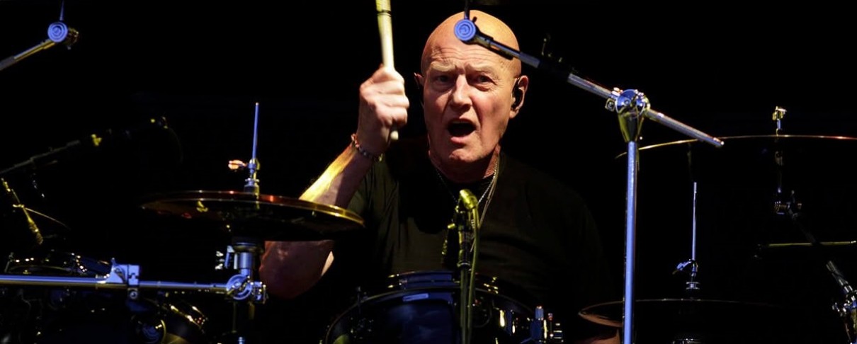 Αποχωρεί από την ενεργό δράση ο Chris Slade