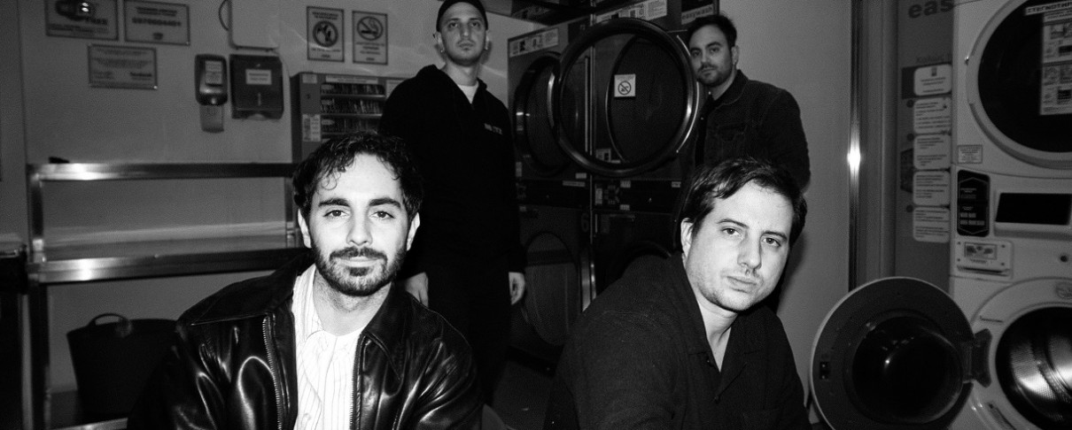 Οι Deaf Radio αποκαλύπτουν το "Idling"