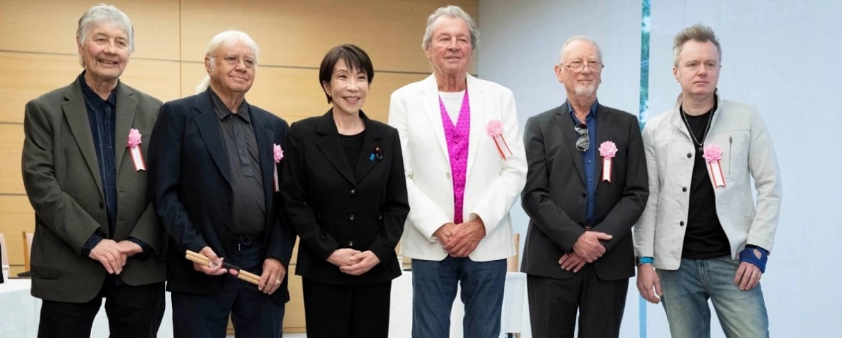 Συνάντηση των Deep Purple με την πρωθυπουργό της Ιαπωνίας