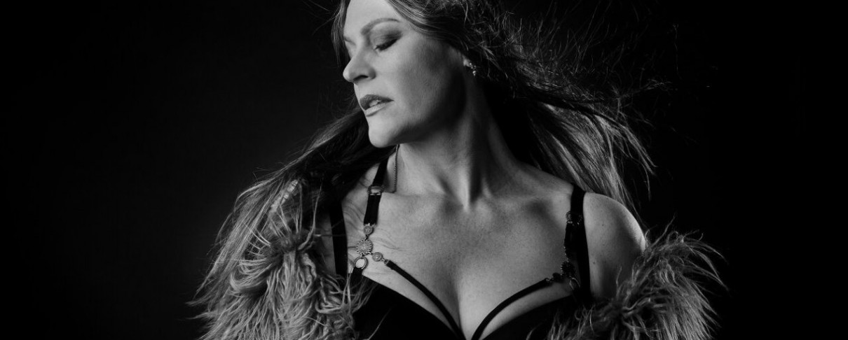 Ακούστε το καινούριο single της Floor Jansen