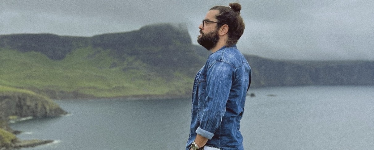 Ο Jon Voyager κυκλοφορεί το "Embers"