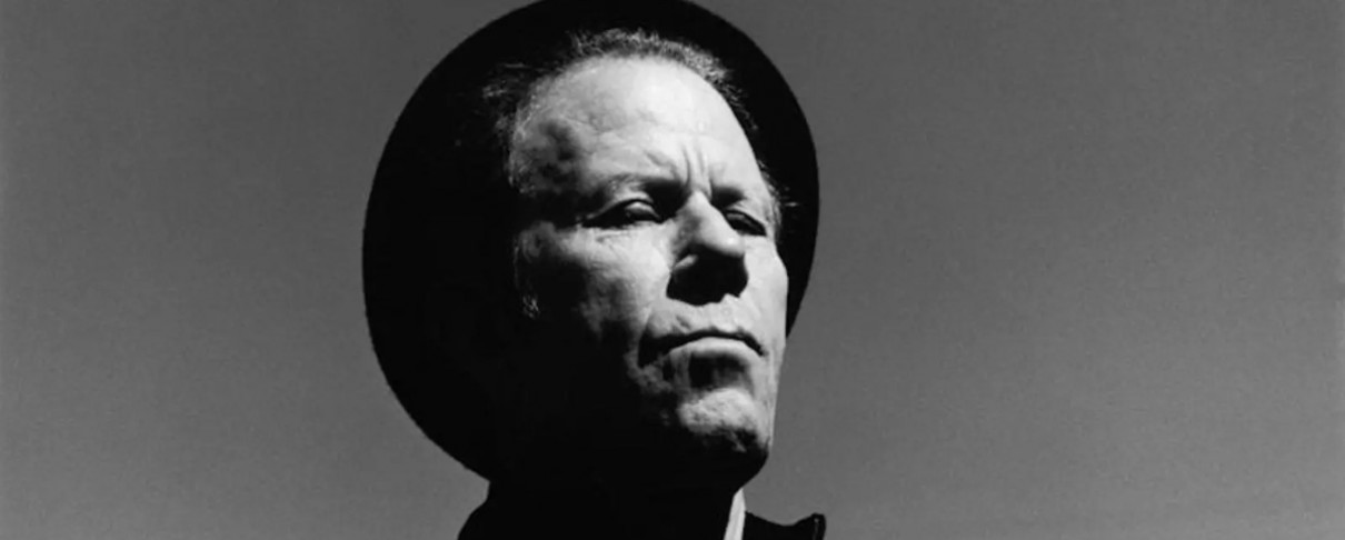 Ο Tom Waits αποκάλυψε το "The Fly"