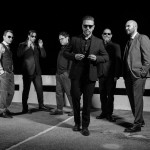 The Last International Playboys και Jon Voyager Band ζωντανά στο HolyWood Stage