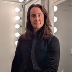 Εκτός Riot V o Todd Michael Hall