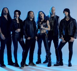 H Alissa White-Gluz στους Dragonforce 