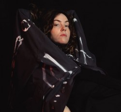 H Emma Ruth Rundle ανακοίνωσε τη δισκογραφική της επιστροφή 