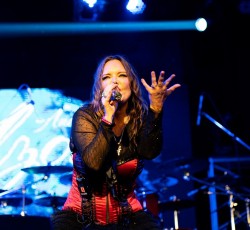 H Anette Olzon ζωντανά στην Αθήνα 