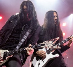 Οι Arch Enemy αποκαλύπτουν τη νέα τραγουδίστρια με καινούριο single 