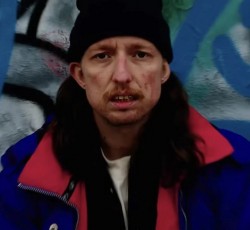 Η ανακοίνωση των Turnstile για την επίθεση του Brady Ebert στον πατέρα του Brendan Yates 