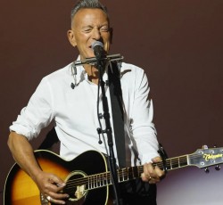 Bruce Springsteen εναντίον Trump και Ice στο "Streets Of Minneapolis" 