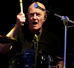ΑΑποχωρεί από την ενεργό δράση ο Chris Slade 