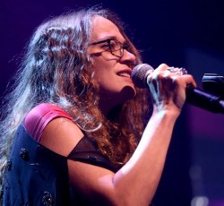H Fiona Apple επιστρέφει με νέο single 