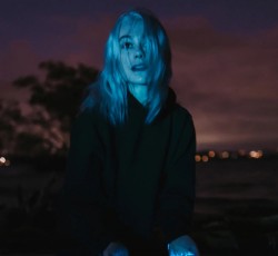Η Phoebe Bridgers ανακοίνωσε το "Lost Weekend" 