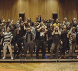 Επετειακή εκτέλεση του περίφημου "Stars" από τους Rock 'Ν' Roll Children προς τιμήν του Ronnie James Dio 