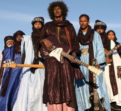 Όταν η έρημος των Tinariwen συναντήθηκε με το rock και τον Robert Plant  
