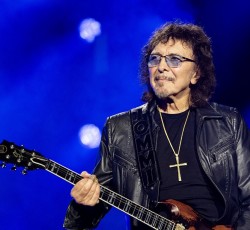 Δείτε το πρώτο επεισόδιο της σειράς "Tony Iommi: The Godfather of Heavy Metal" 