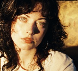 H Violet Grohl κυκλοφόρησε το "What's Heaven Without You" 