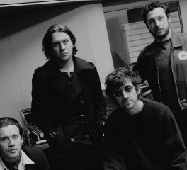 Οι Arctic Monkeys επιστρέφουν με νέο single έπειτα από τέσσερα χρόνια