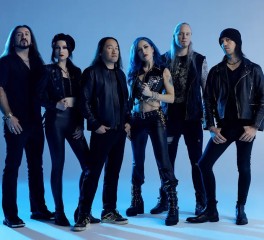 H Alissa White-Gluz στους Dragonforce