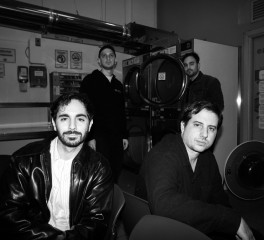 Οι Deaf Radio αποκαλύπτουν το "Idling"