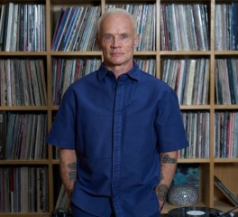 Και επίσημα καθ' οδόν το ντεμπούτο του Flea