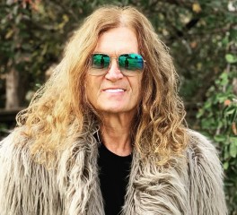 Αποσύρεται από τις συναυλίες ο Glenn Hughes