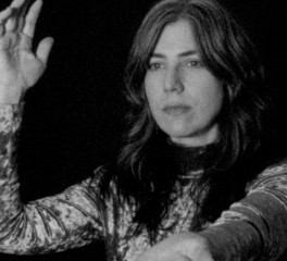 Η Julia Holter αποκαλύπτει το "Materia"