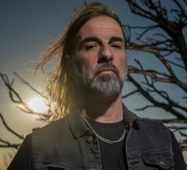 Ο Sakis Tolis κυκλοφορεί το "Echoes From The Void"