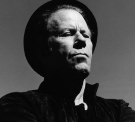 Ο Tom Waits αποκάλυψε το "The Fly"
