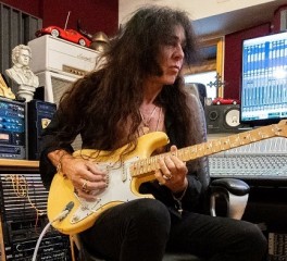Νέο άλμπουμ και κομμάτι από τον Yngwie Malmsteen