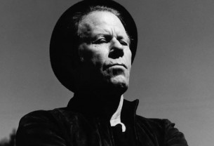 Ο Tom Waits αποκάλυψε το "The Fly" 